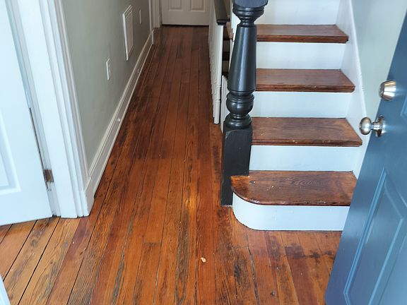 3rd image of 225 S Pine St