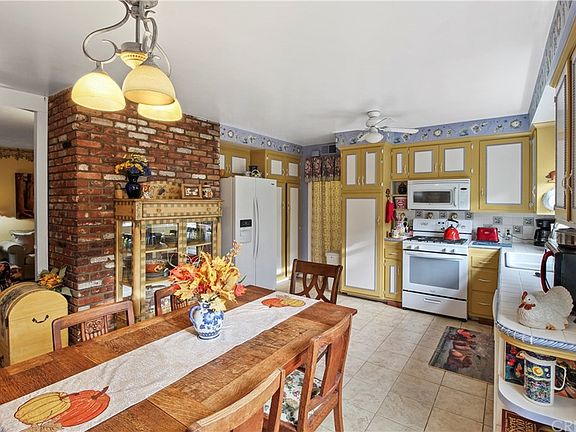 5th image of 1127 Lake St