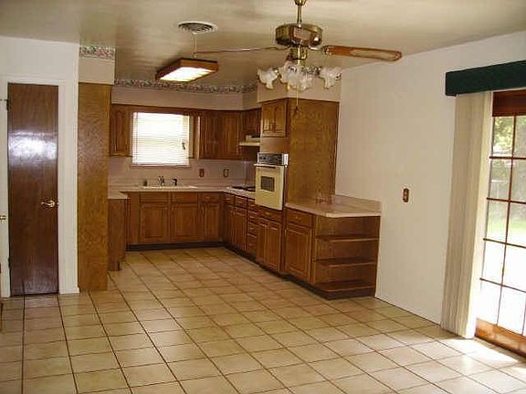 2nd image of 1110 Glenwick Ln