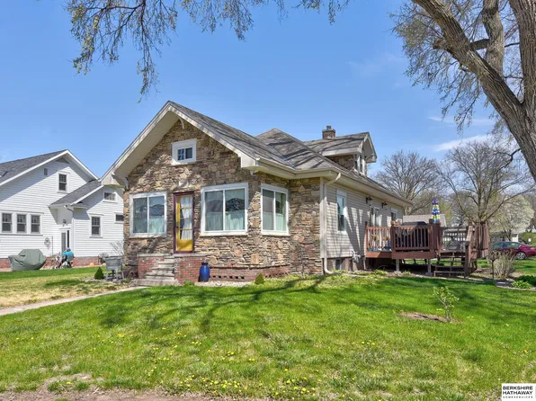 708 W 9th St, Wahoo, NE 68066