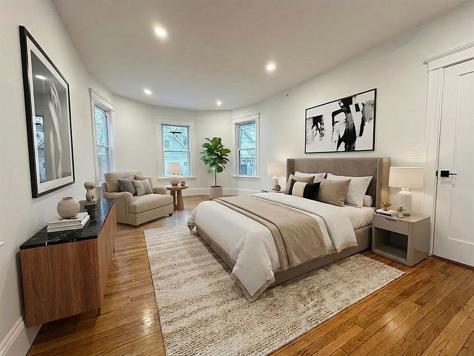 1st image of 10 Beech St #4