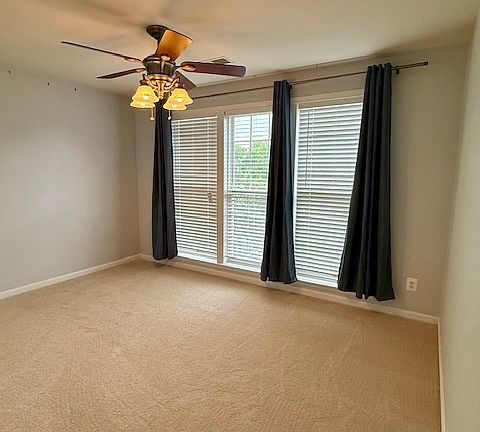 5th image of 45760 Mountain Pine Sq
