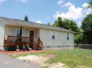 267 Star St, Pounding Mill, VA 24637