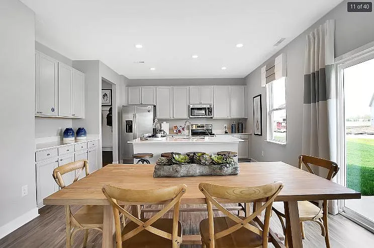1149 Sunderland Dr #1 — Photo 2