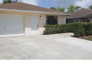 1134 Hyacinth Pl, Wellington, FL 33414