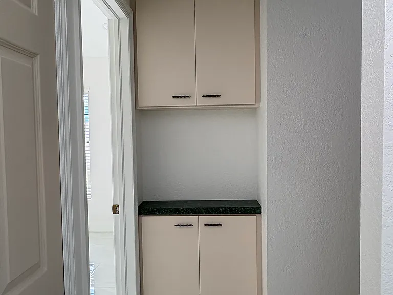 23146 Ambassador Ave — Photo 28