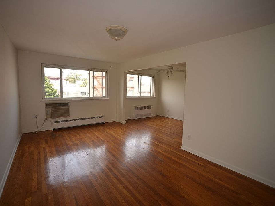 1st image of 26-01 29th St #3A