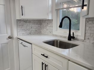 31 Mount Vernon St #1, Lowell, MA 01854