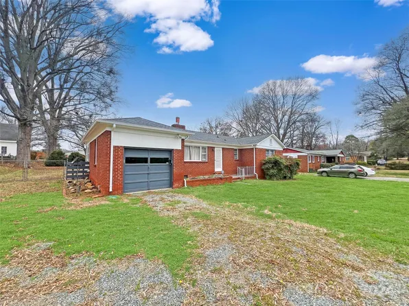 5229 Allen Rd E, Charlotte, NC 28269
