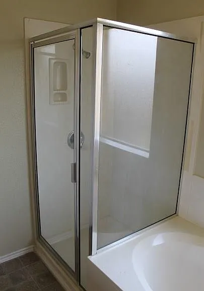 1009 Clayton Dr — Photo 9