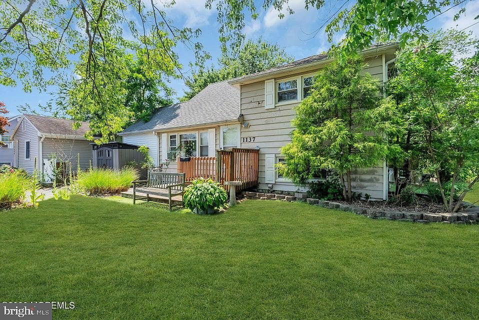 1st image of 1137 Roe Ave