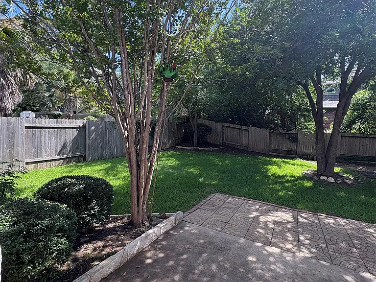 207 Kettleman Ln N — Photo 27