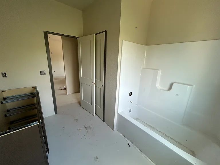 6950 Hickman Rd #303A — Photo 13
