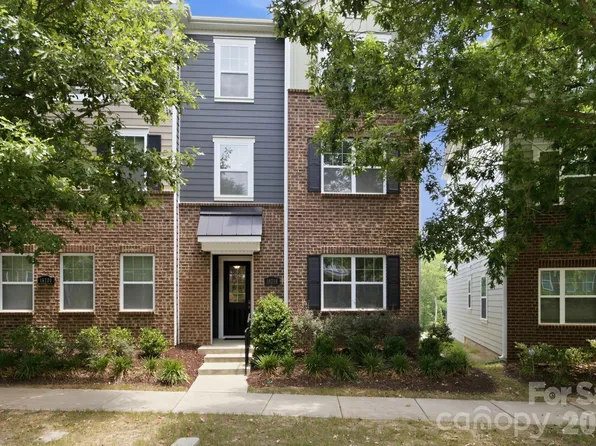 16716 Summers Walk Blvd, Davidson, NC 28036