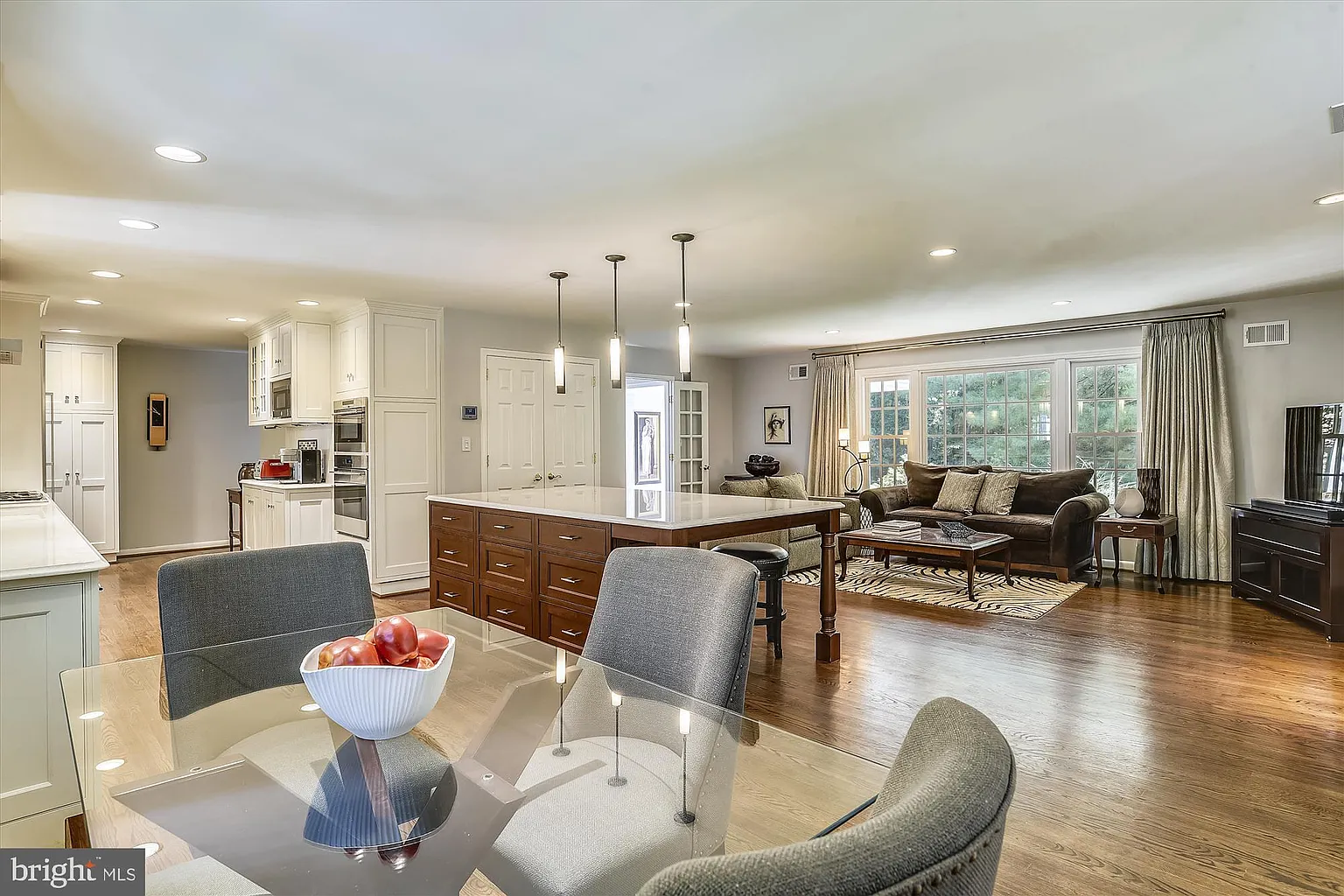 200 Deepwoods Dr photo 1