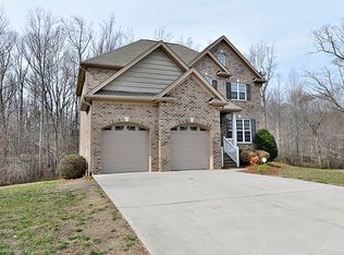 358 Kiawah Island Dr, Winston Salem, NC 27107
