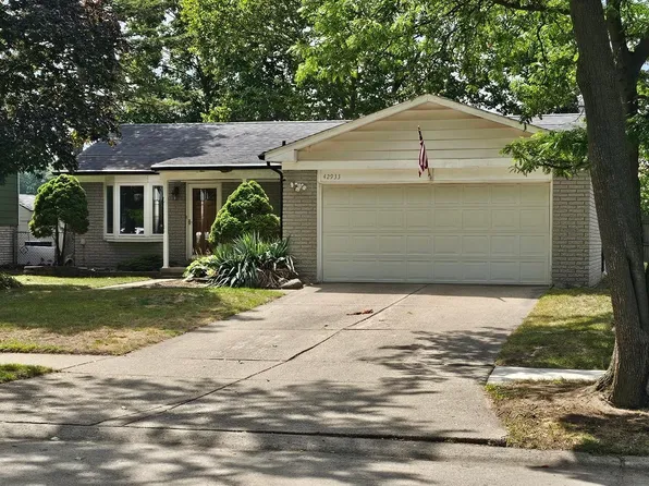 42933 Buckingham Dr, Sterling Heights, MI 48313