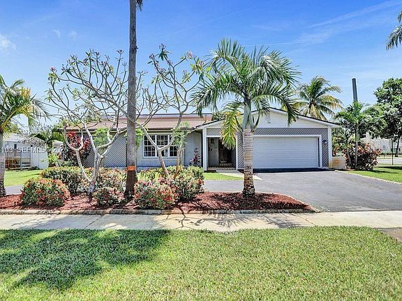 3rd image of 5380 SW 8th Ct