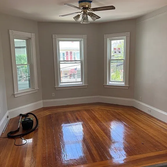 16 Sullivan Rd — Photo 4