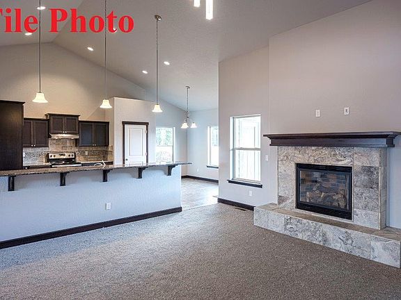 3rd image of 12368 W Wellington Ave