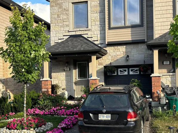 15 Deneb St, Barrie, ON L4N 1N1