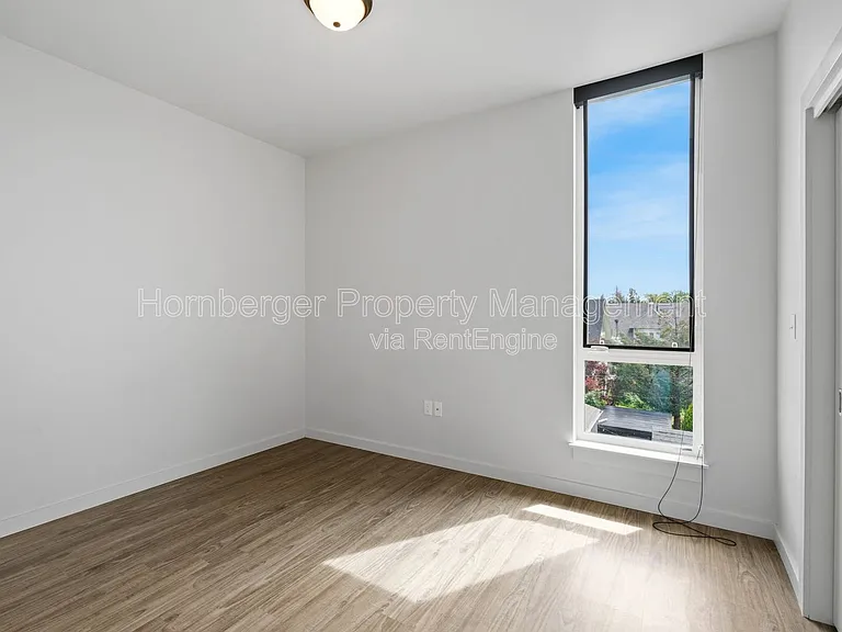 1860 N Hamilton St #1 — Photo 10