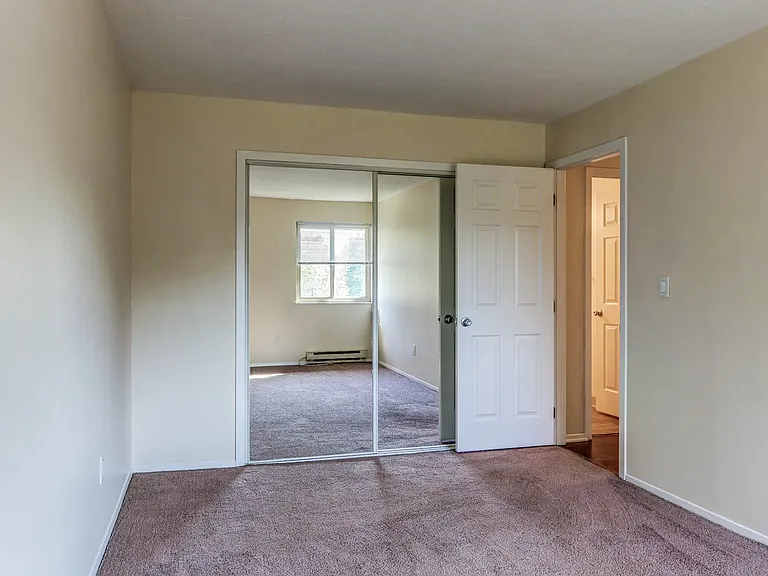 Royalwood Apartments — Photo 15