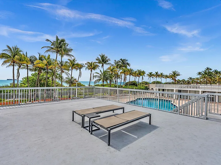 2655 Collins Ave #1710 — Photo 31