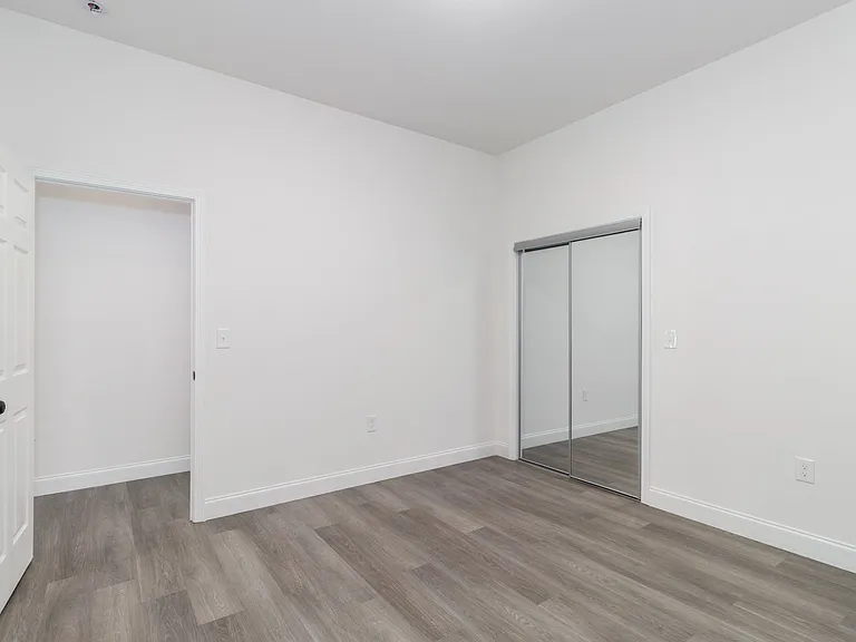 307 E Arch St — Photo 4