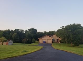 N4176 Oak Hill Cir, Brodhead, WI 53520