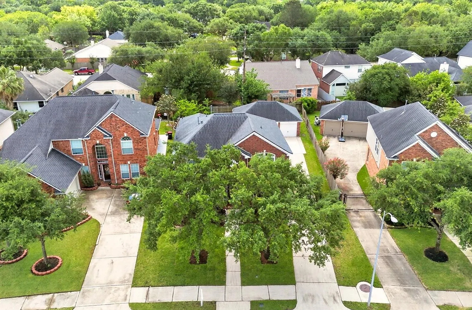 4 bed, 2.5 bath, 2871 sqft, $2,750 — Photo 2