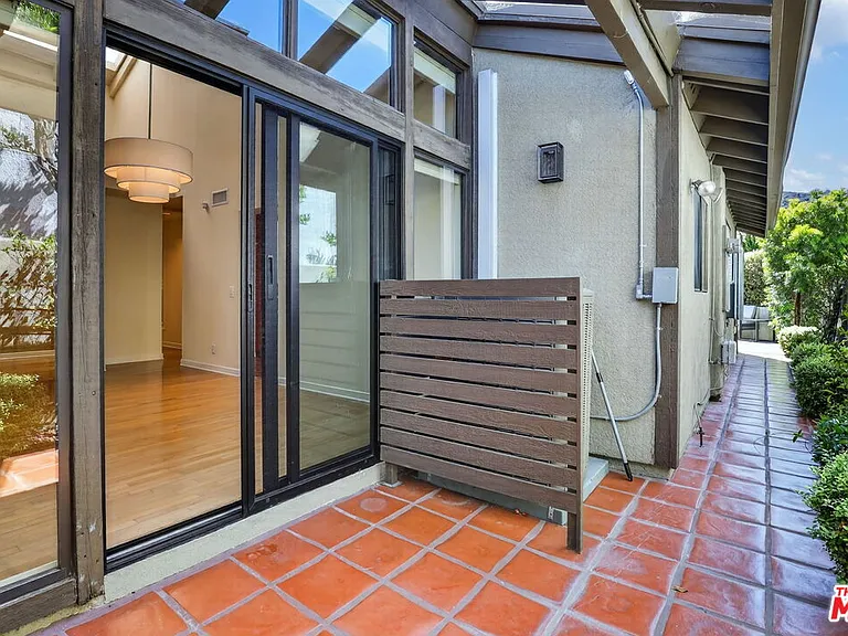 1331 Avenida De Cortez — Photo 22