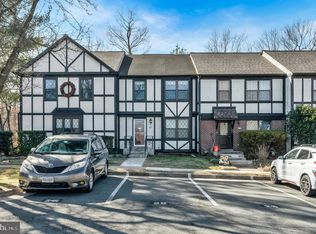 295 Chelmsford Ct, Sterling, VA 20165