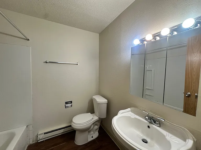 24th St. Apartments — Photo 23