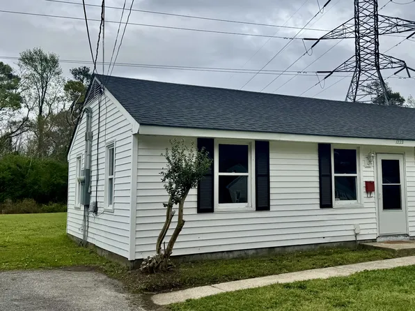 1222 Davis St #1, Jacksonville, NC 28540