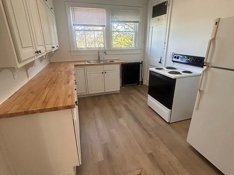 126 Westmoreland Ct — Photo 4