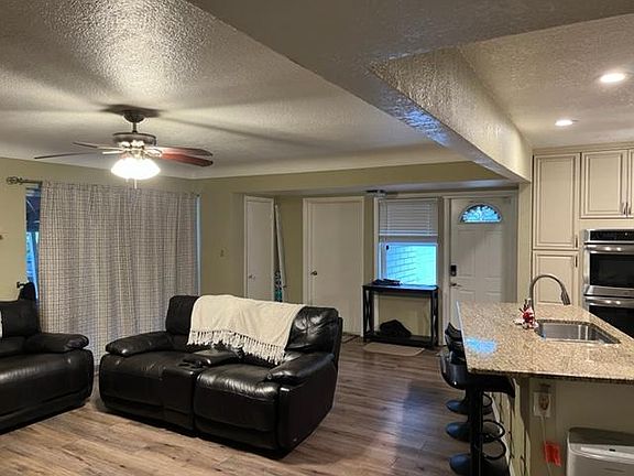 5th image of 10471 Kumquat Ln