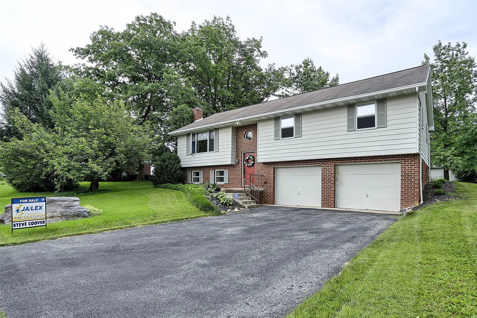 606 Charles St photo 1