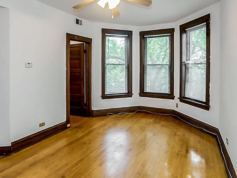 2730 N Wayne Ave — Photo 5
