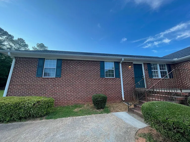 101 Hunters Run Rd — Photo 1