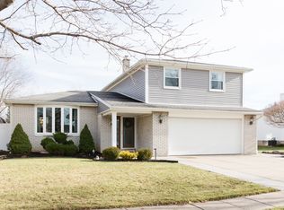 15 Harvest Ln, Depew, NY 14043