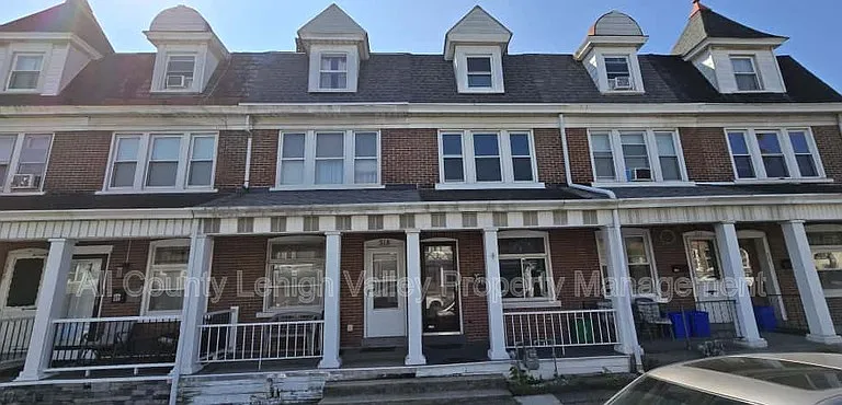 316 E Union Blvd — Photo 1