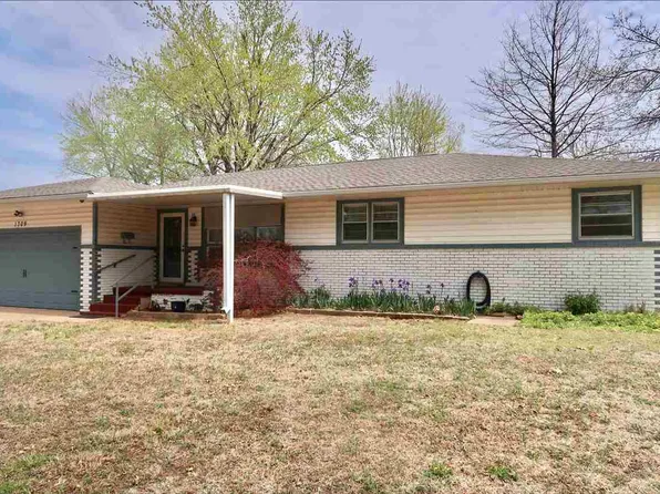 1709 El Camino St, Ponca City, OK 74604