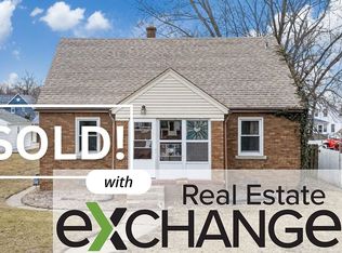 411 43rd St, Moline, IL 61265