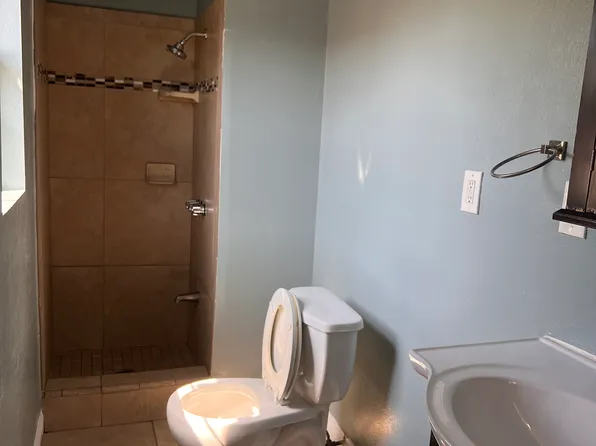 (undisclosed Address), Los Angeles, CA 90044