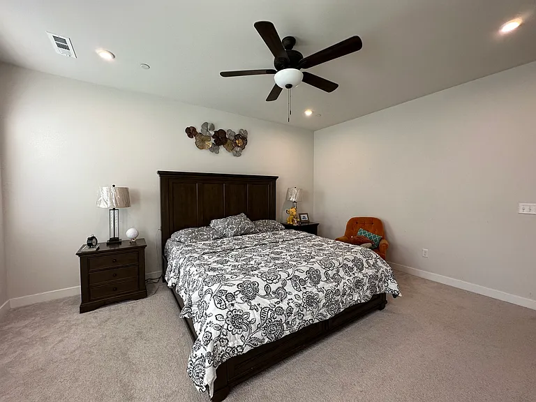 1085 Oglethorpe Dr — Photo 15
