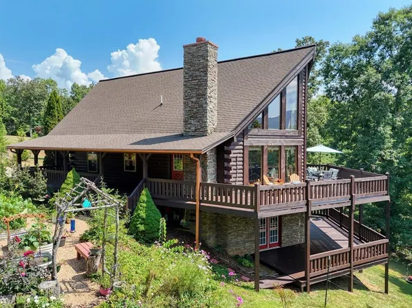 287 Gladys Ln, Young Harris, GA 30582