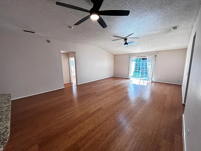 1449 Blue Heron Ln E — Photo 32