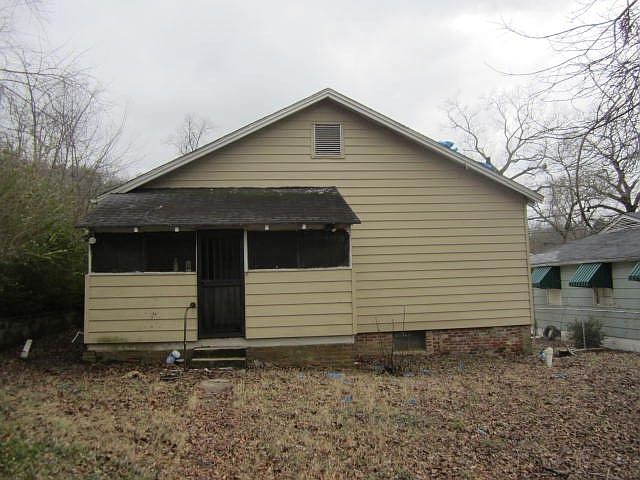 2nd image of 2516 20th Pl