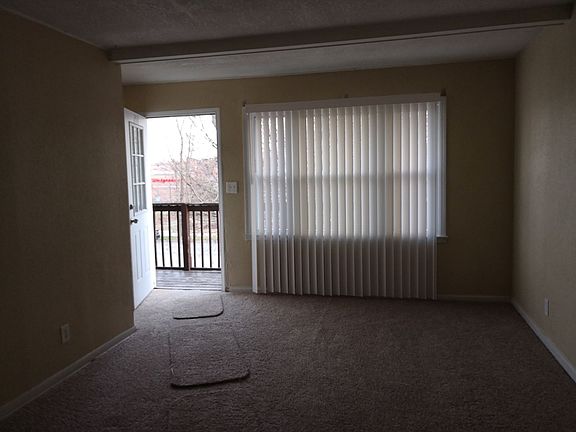 3rd image of 1000 Brush Creek Blvd APT 201